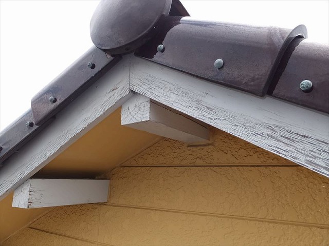 和瓦の棟の先端